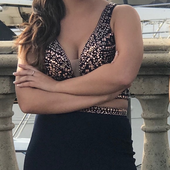 Elle Wilde Prom Dress - Picture 3 of 6